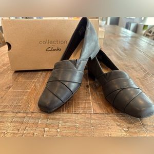 NEW Clarks Leather Ultimate Comfort Flats Low Heel size 8